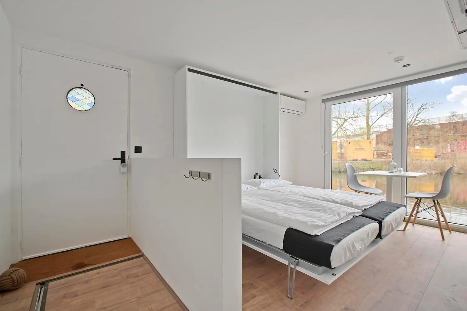 Houseboat The New Lake - Nieuwe Meer Amsterdam