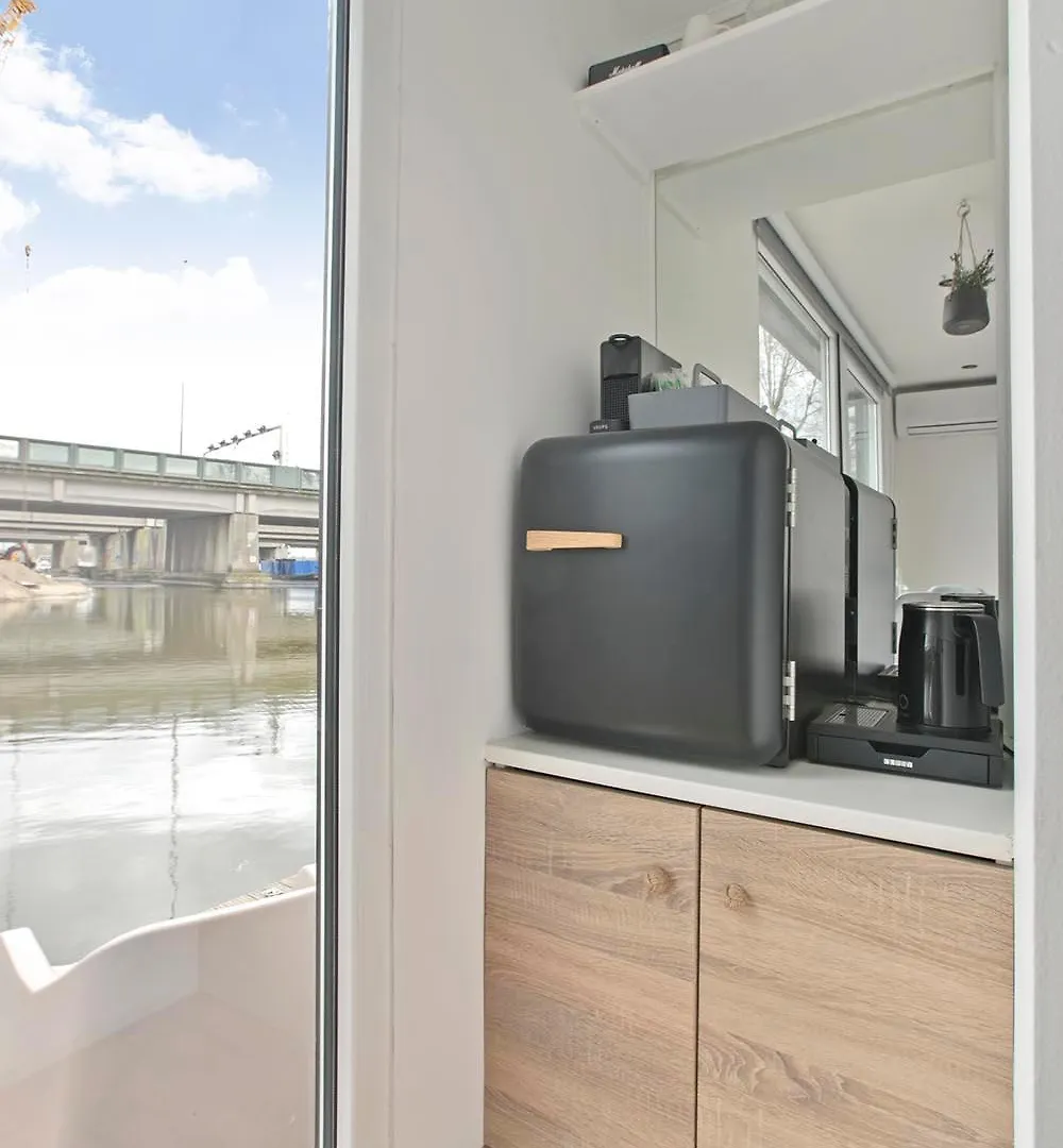 Houseboat The New Lake - Nieuwe Meer Амстердам 0*,  Нидерланды